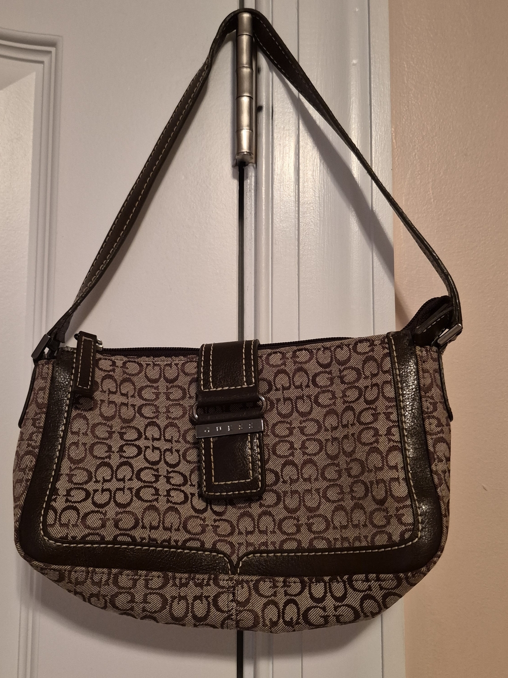 Small Guess Shoulder Bag